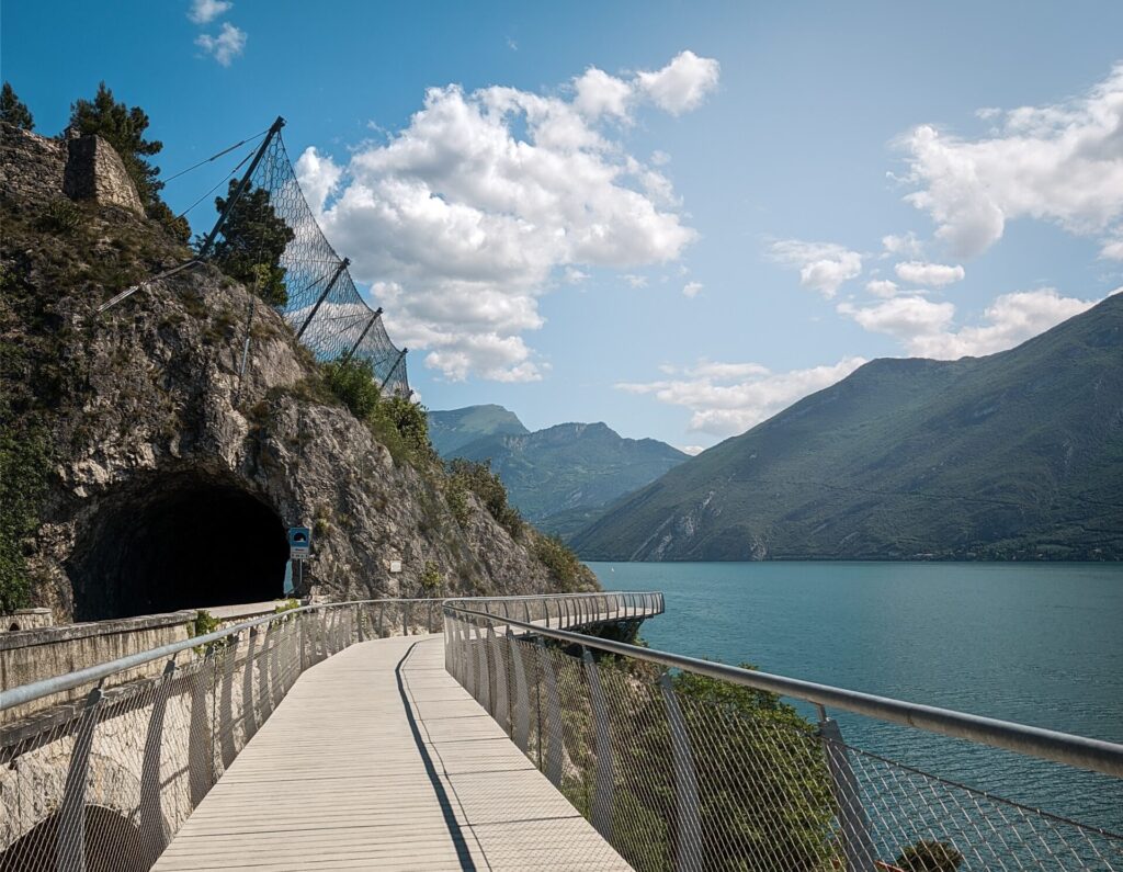 Ciclovia del Garda a Limone